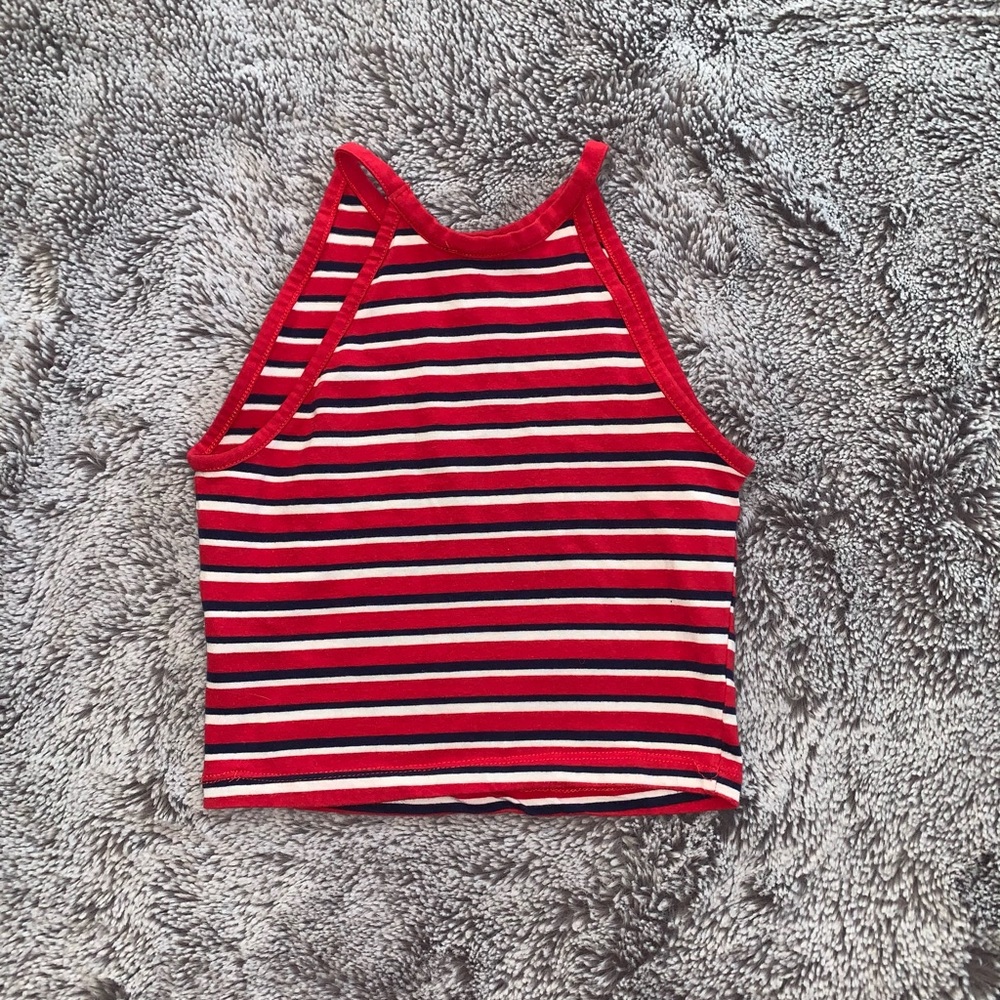 Razor Back Cropped Tank - Picture 3 of 3